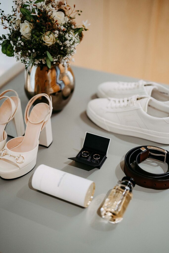 Accessoires und Brautstrauss