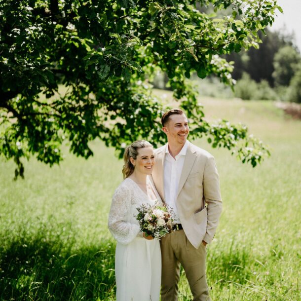 Hannes und Vera auf der Wiese
